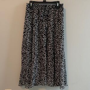 Stylish Black and White Patterned Midi Skirt
